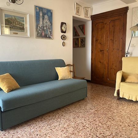 Ferienwohnung Casa Del Sole Affacciato Sul Mare Cervo Exterior foto